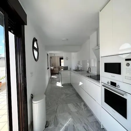 Atico Centrico Con Terraza Privada Y Plaza De Garaje *
